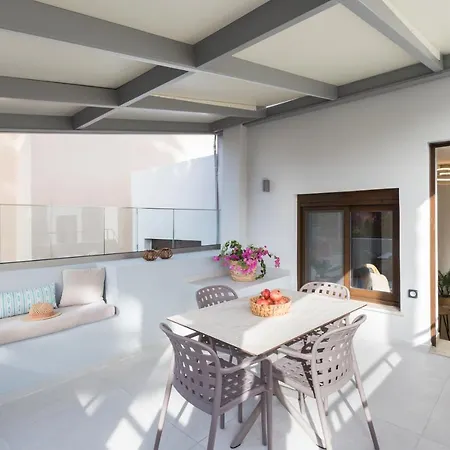 Antigoni's Seaside Lodge, A Retreat! 別荘