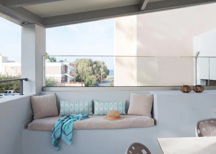 Antigoni's Seaside Lodge, A Retreat! Holiday home